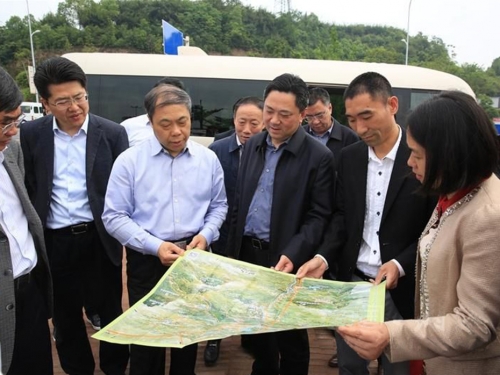 市委书记蒋辅义带队调研纳溪区都会建设事情