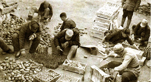 优德88集团的前身华兴铁工厂降生，，，后开展为徐州重型机械厂