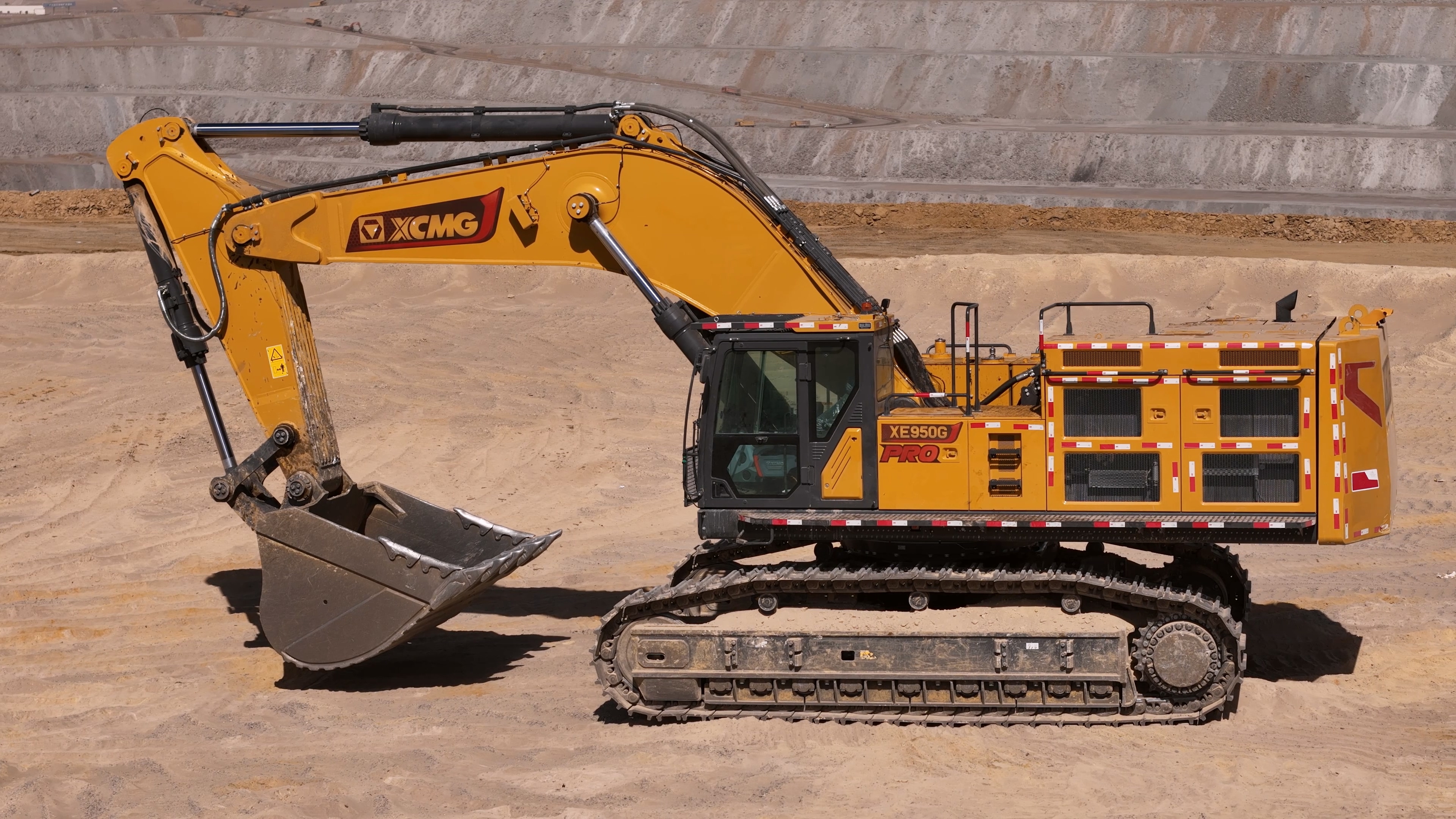 “油”我掌控， “省”者为王！！！优德88XE950G Pro矿用挖掘机品质之选