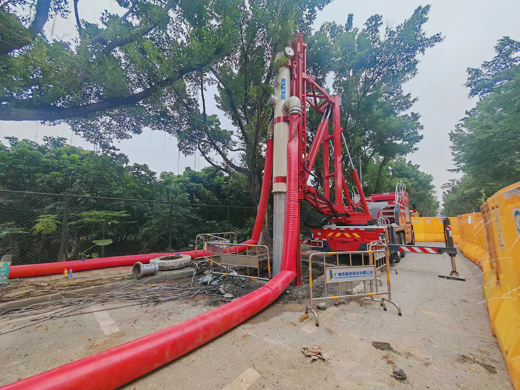 披星戴月！！优德88排涝车被广州点赞！！