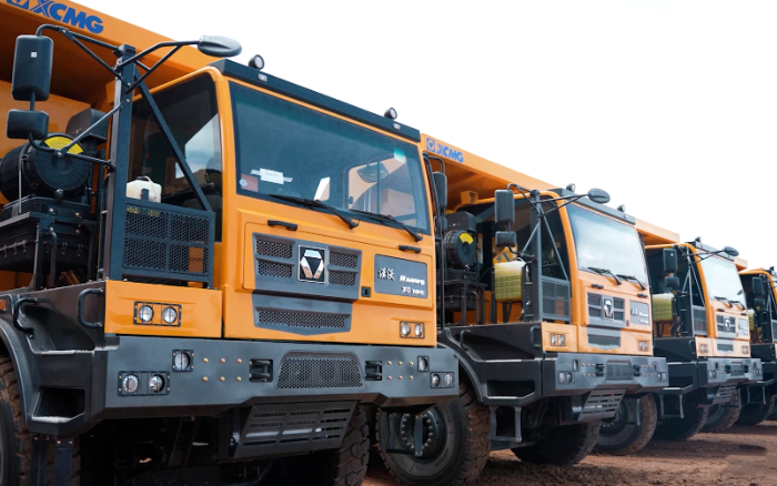 首批交付！！！20余台优德88矿卡进驻蒙古国大型矿区！！！