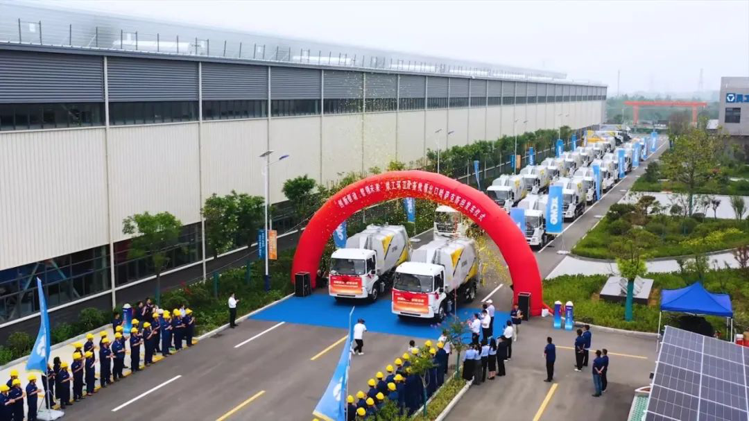 批量出口中亚，，这次是优德88环卫机械！！！