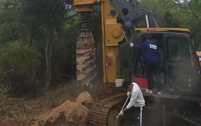 43ef14085d2f4c018fe5bd04f22fd20f