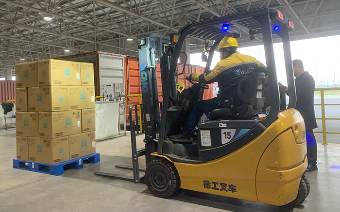 优德88叉车三支点系列助力饮料行业高效搬运