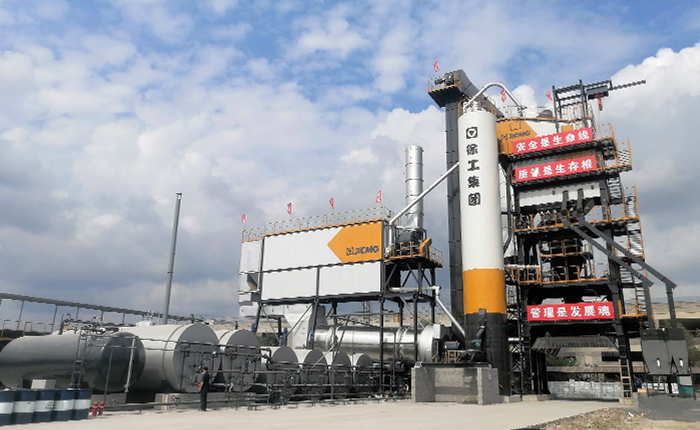 优德884000型沥青站 在鹤大高速大显身手！