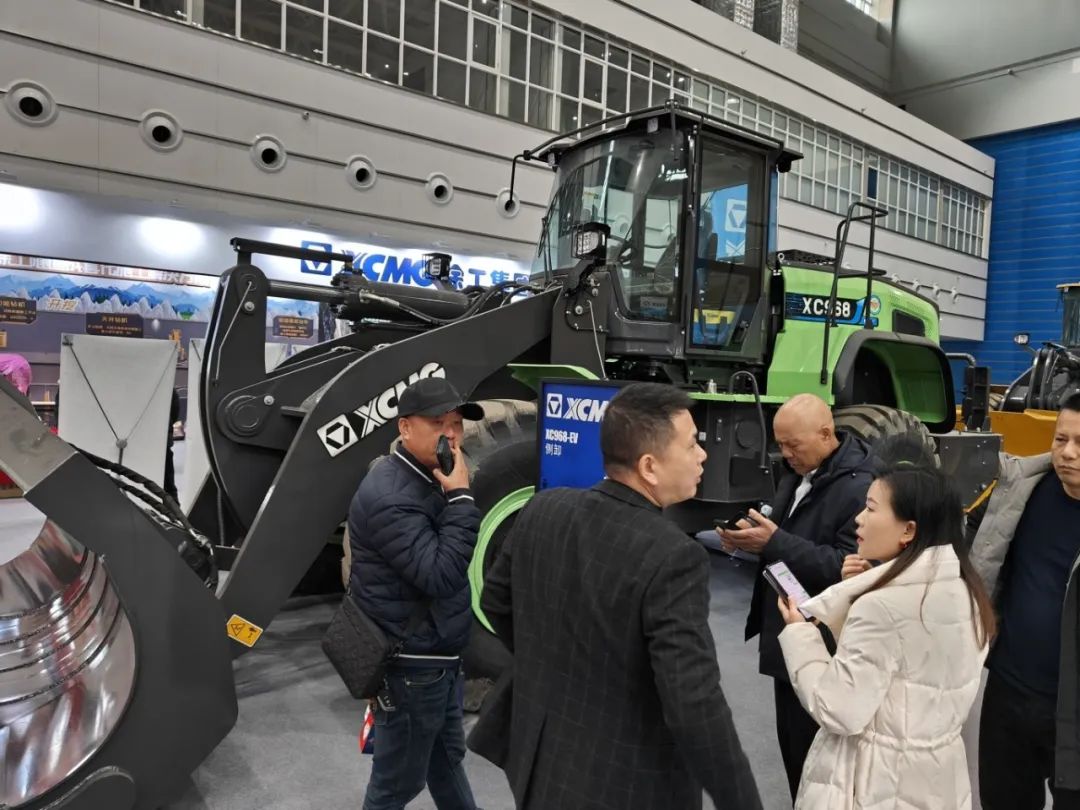 3b7ebadd908042f8873cf6f69b3fa327