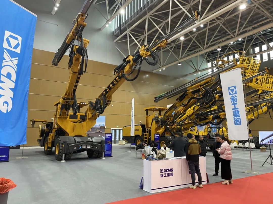 fb897983e9114cfd9630af7a9a943d3d