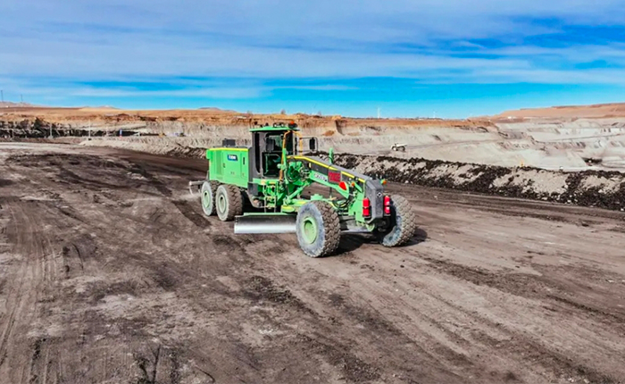 天下首台！矿用大功率纯电动平地机震撼登！