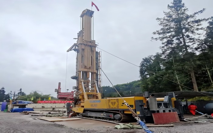 247d4e13e3af4818a351fe1ea3c8cc55