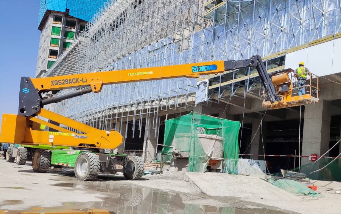 优德88高空利器，，，为河北邢台某新能源厂房建设 “加速”