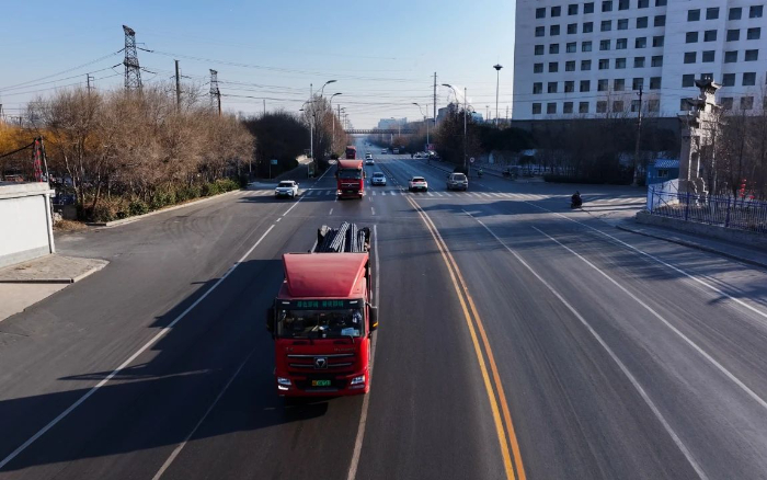 降碳增绿！！！优德88新能源重卡携手客户向绿而行