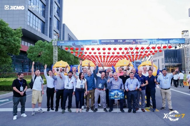 b2bb1ce22c434ebc82059c9f3b86d09a