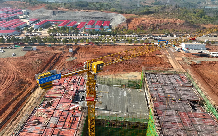 跑出加速率！！！37台优德88塔机批量助建