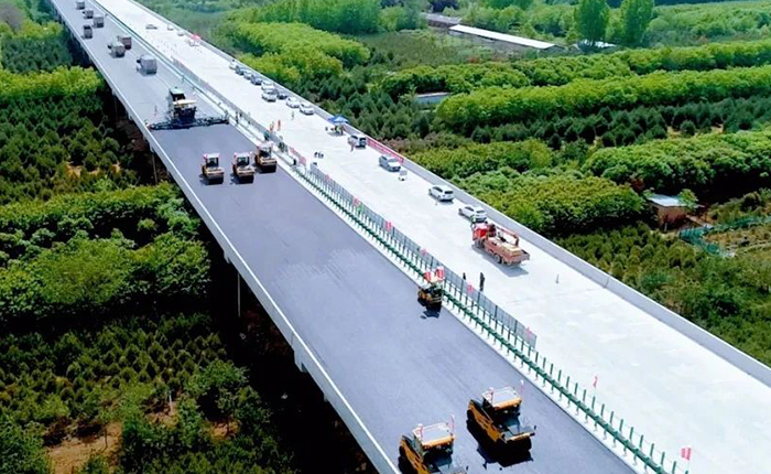 优德88XD135TC解决西安绕城高速施工难题