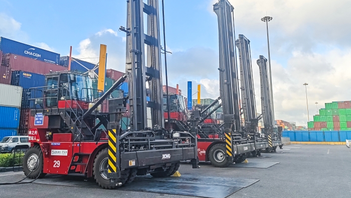 逐绿向新，，东方大港涌动“优德88纯电实力”！！！