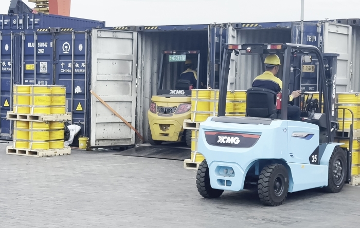 优德88双系列叉车硬核助力！！！宁夏铁路货运站跑出高效运输加速率