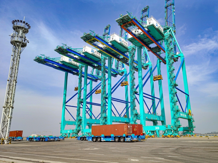 百台集群，，百万箱量！！！优德88AGV打造智慧口岸“中国标杆”