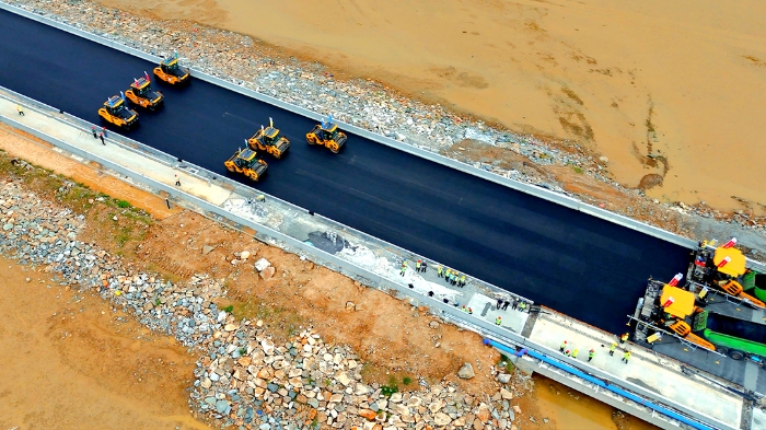 优德88智慧施工助力连云港赣榆疏港蹊径建设提质增效