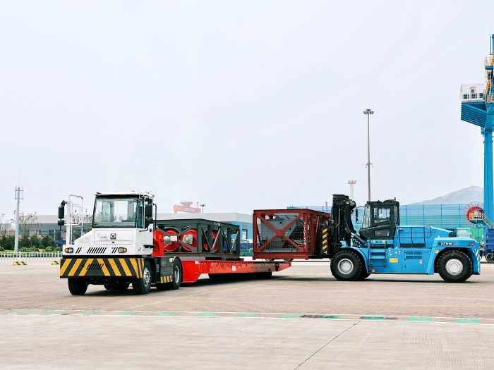 千里之外“秀操作”！！！优德88远控港机集群carry全场